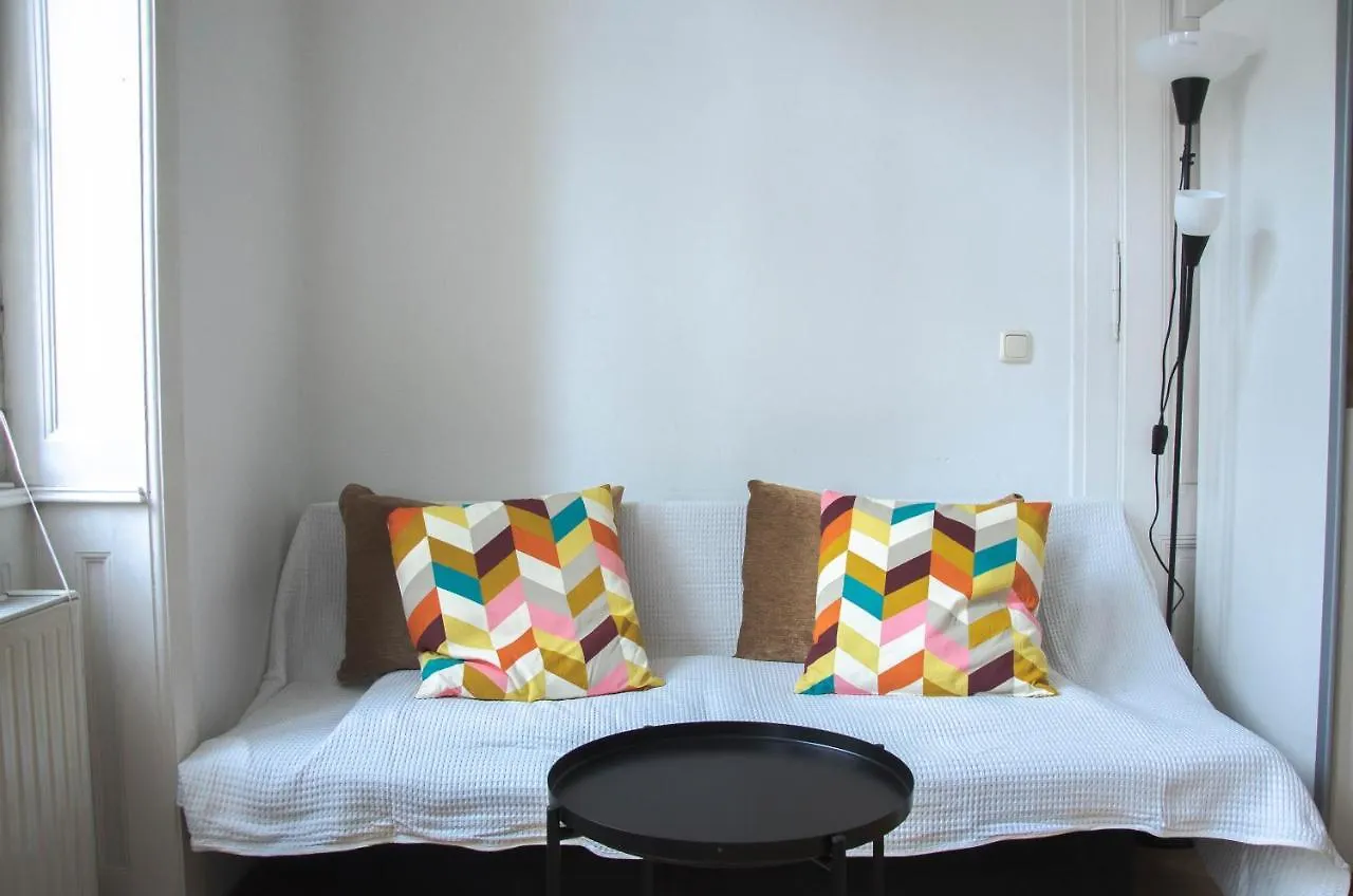 Wonderful Two Bedroom Apartment Вена