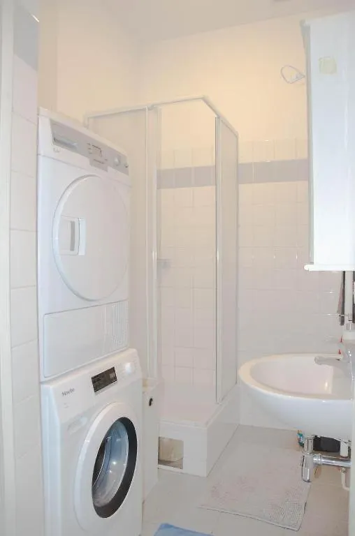Wonderful Two Bedroom Apartment Вена